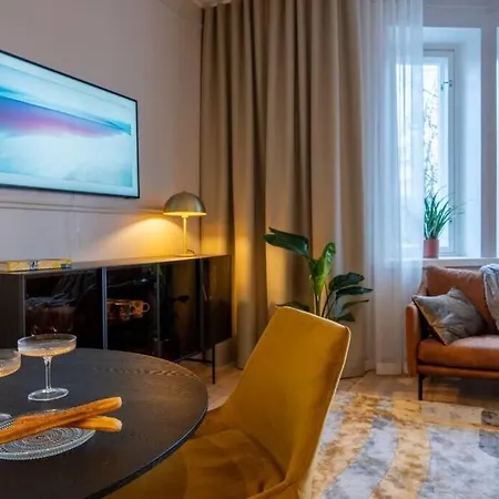 Apartment Luxury Getaway - One-bedroom W Fireplace Helsinki